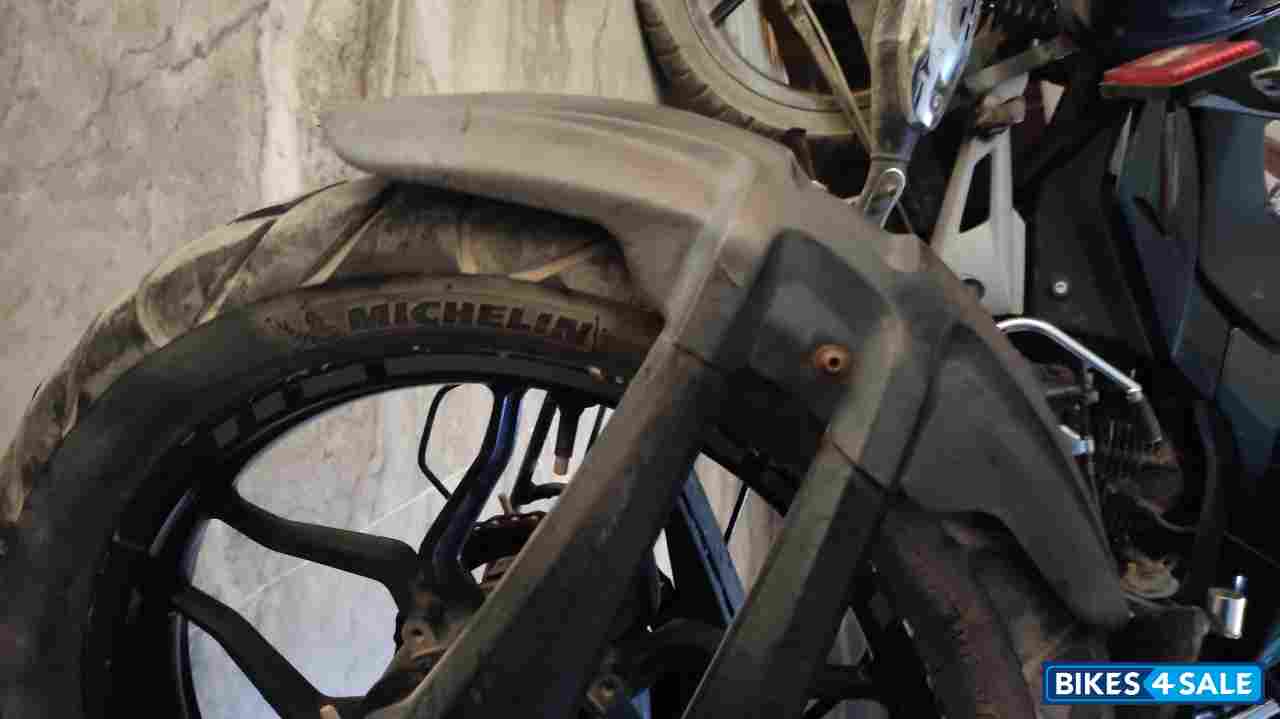 Dual Tone Bajaj Pulsar NS 160 Dual Tone Bajaj Pulsar NS 160