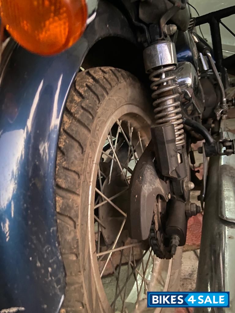 Blue Royal Enfield Thunderbird 350