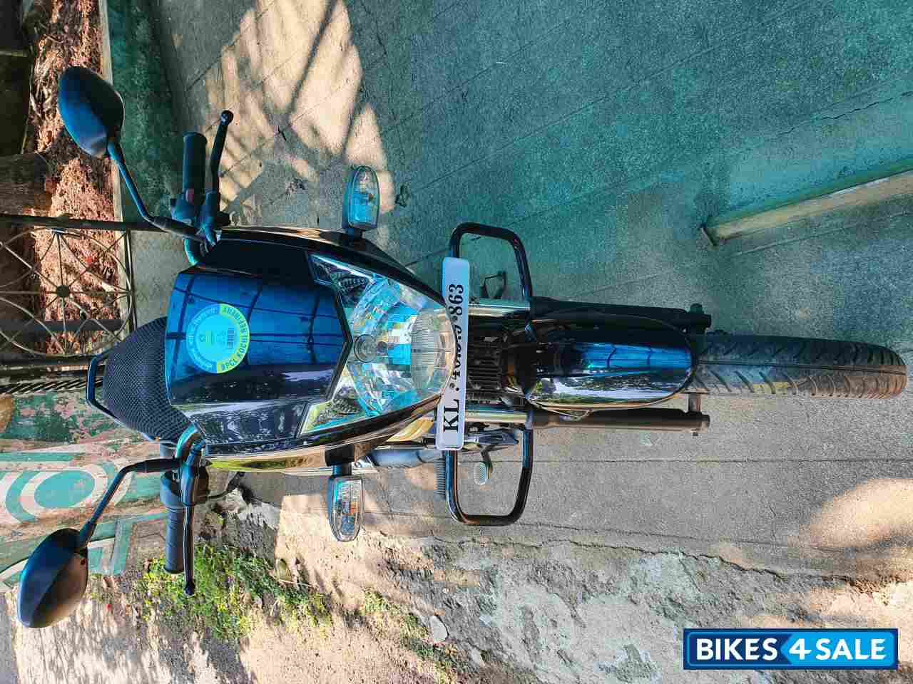 Black Mahindra Centuro Black Mahindra Centuro