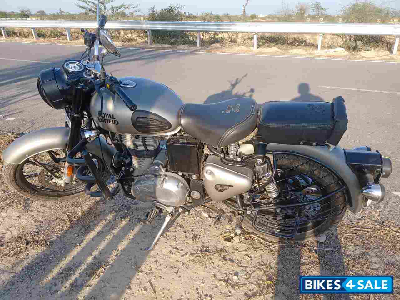 Gunmetal Grey Royal Enfield Classic 350 Dual Channel BS6