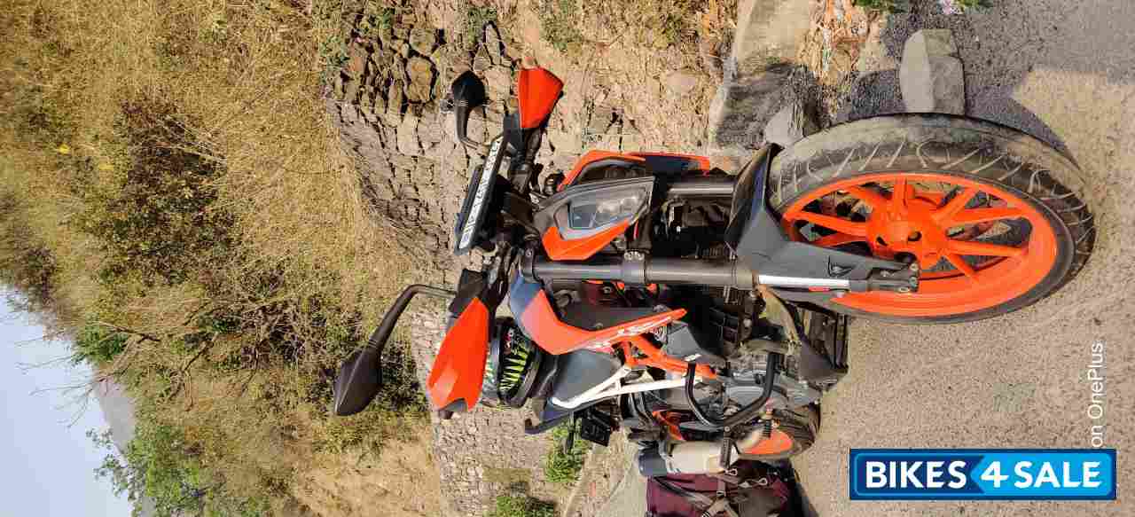 Orange Black White KTM Duke 390 Orange Black White KTM Duke 390