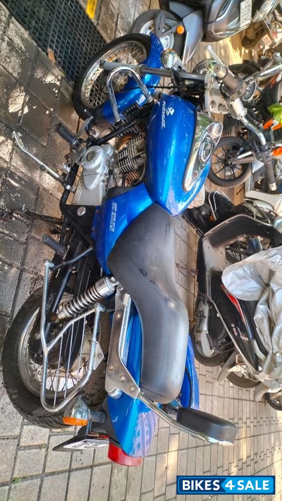 Bajaj Avenger 200 DTS-i Bajaj Avenger 200 DTS-i
