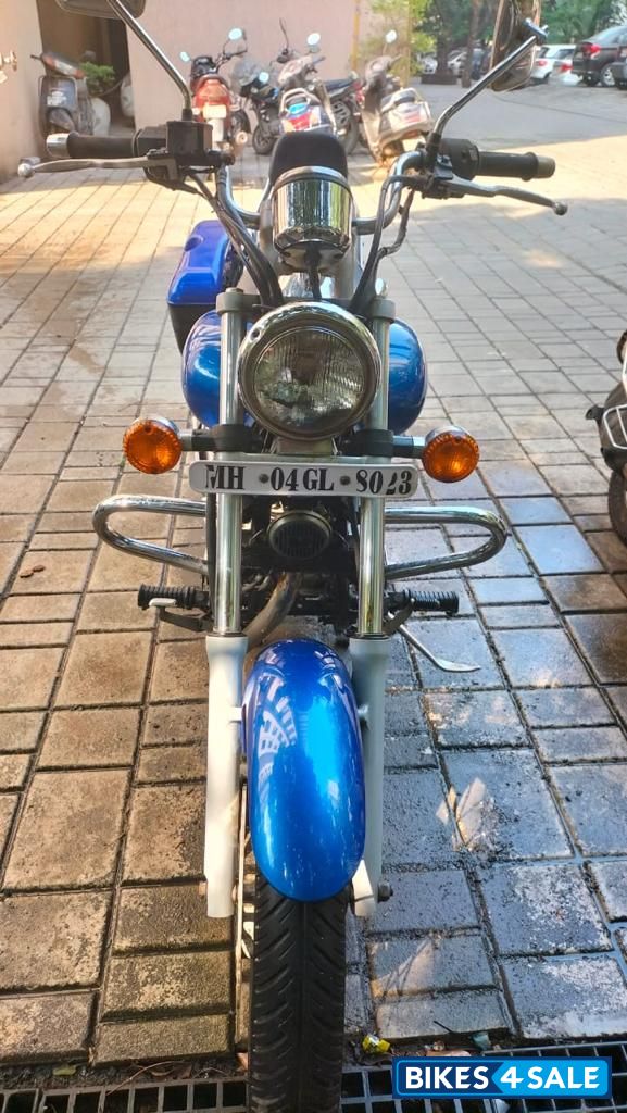 Bajaj Avenger 200 DTS-i Bajaj Avenger 200 DTS-i
