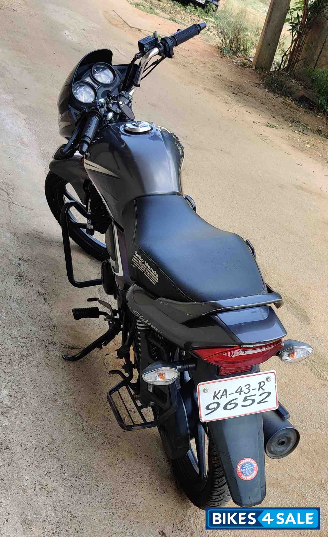 Grey Honda CB Shine Grey Honda CB Shine