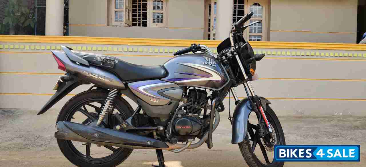 Grey Honda CB Shine Grey Honda CB Shine