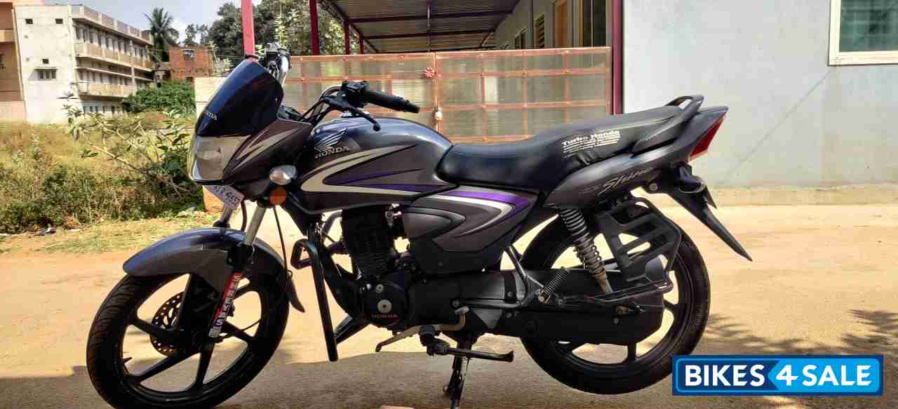 Grey Honda CB Shine Grey Honda CB Shine