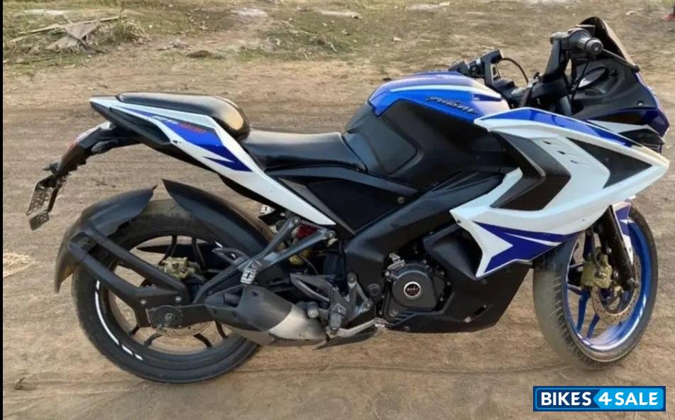 Racing Blue Bajaj Pulsar RS 200