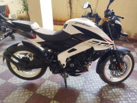Pearl Metallic White Bajaj Pulsar NS 200 BS6