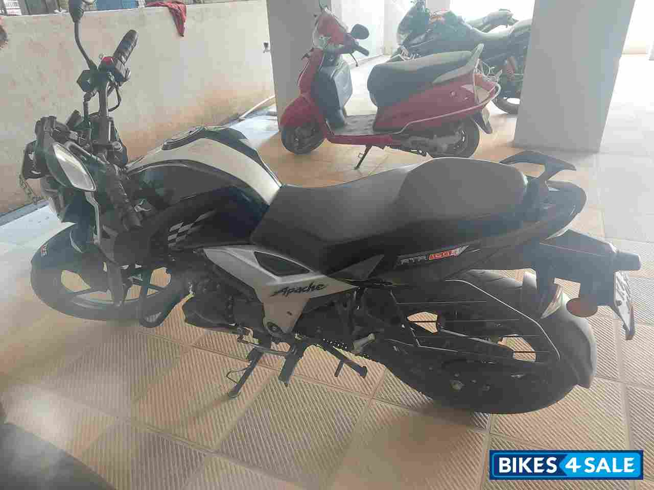 TVS Apache RTR 160 4V TVS Apache RTR 160 4V