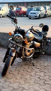 Silver Royal Enfield Meteor 350 Supernova