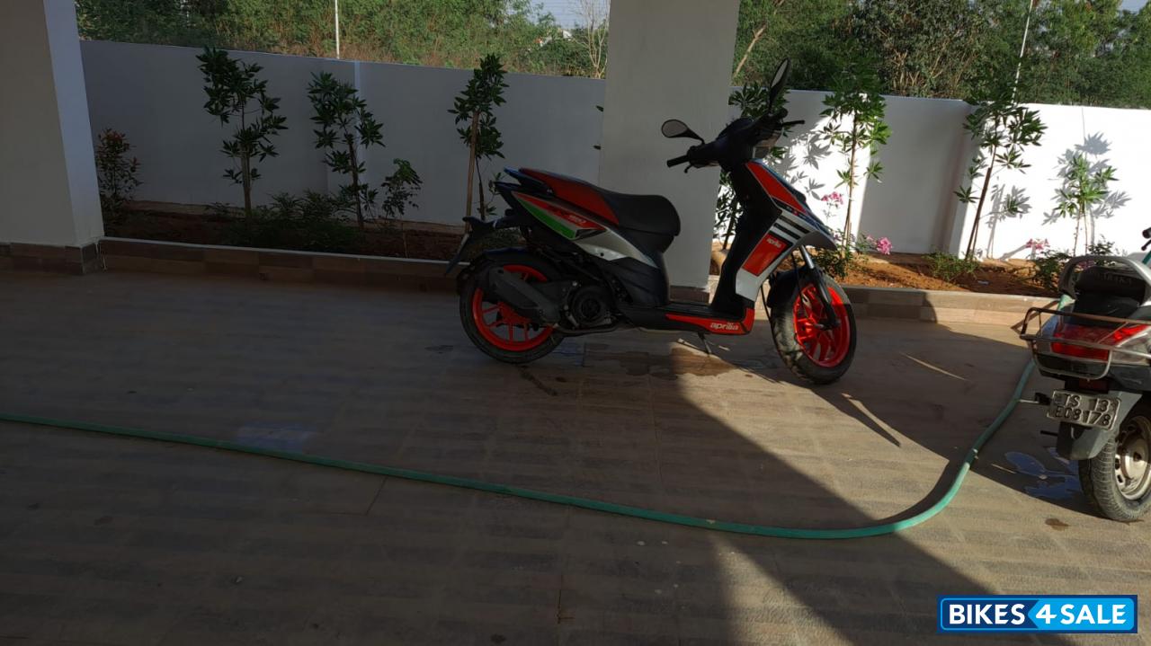 Red Aprilia SR 150 Race Red Aprilia SR 150 Race