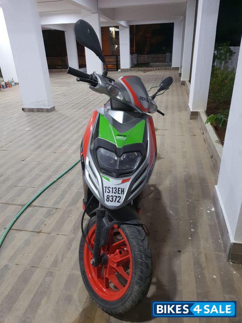 Red Aprilia SR 150 Race Red Aprilia SR 150 Race