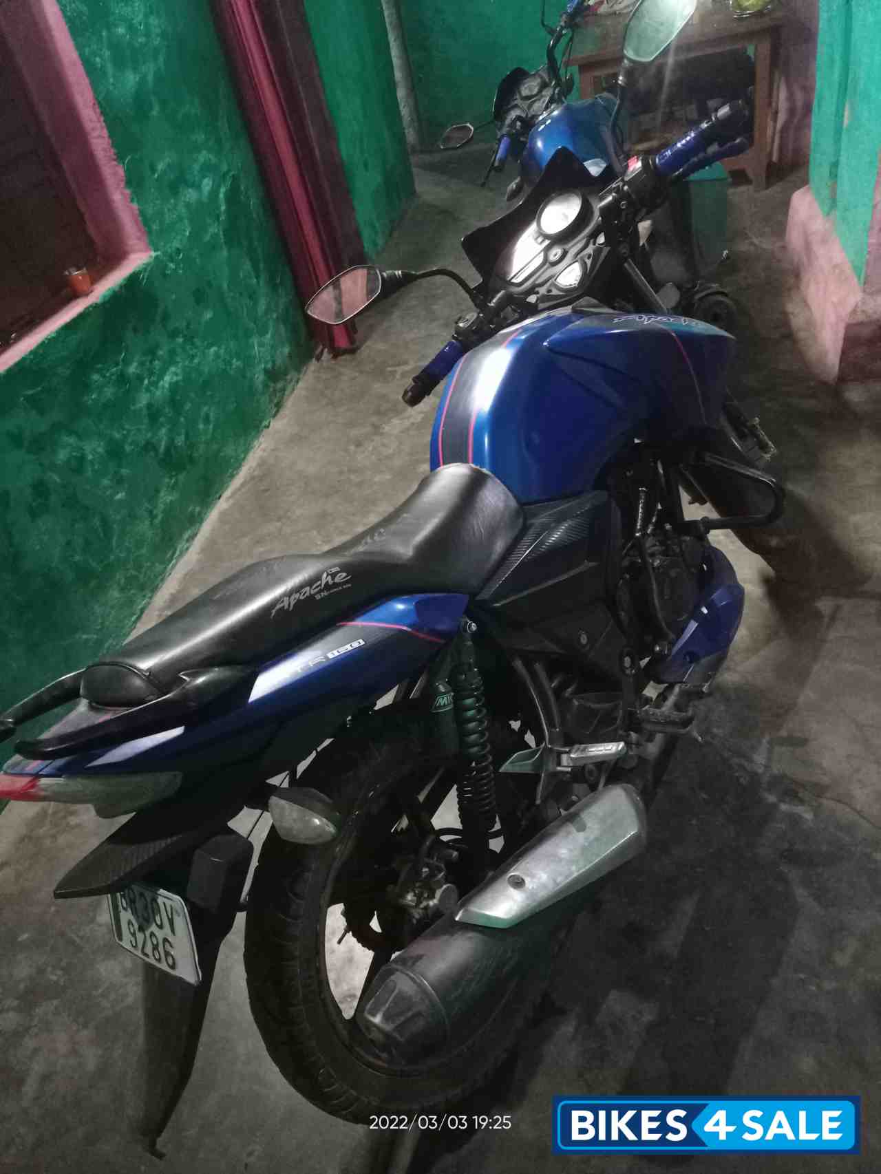 Blue TVS Apache RTR 160 Blue TVS Apache RTR 160