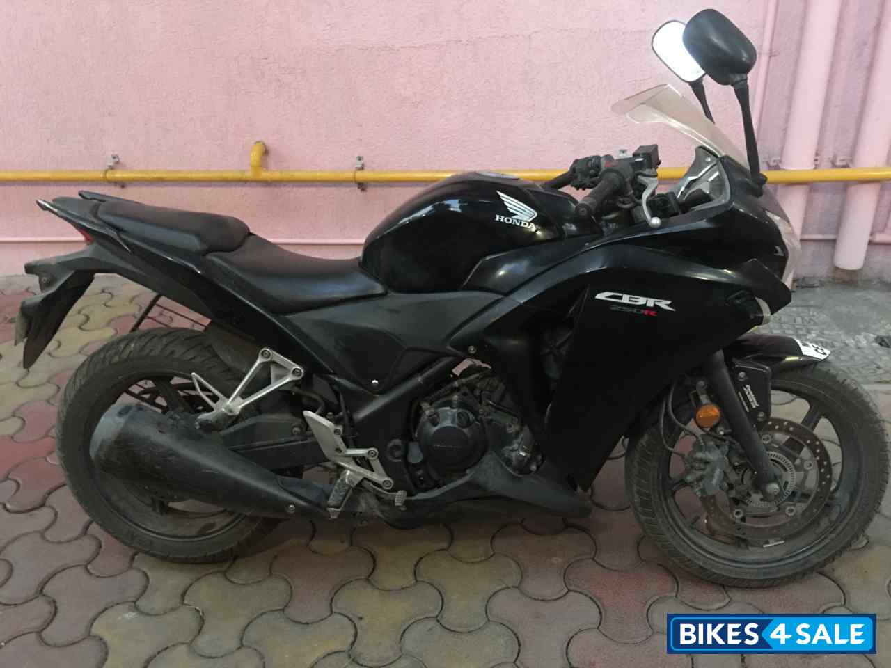 Black Honda CBR 250R ABS Black Honda CBR 250R ABS