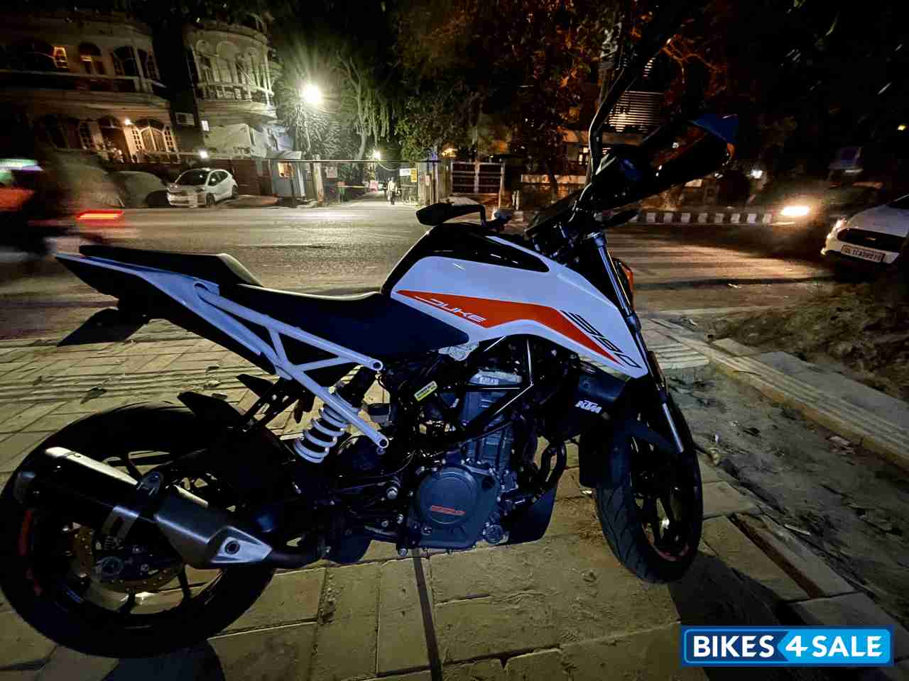 White KTM Duke 390 BS6 White KTM Duke 390 BS6