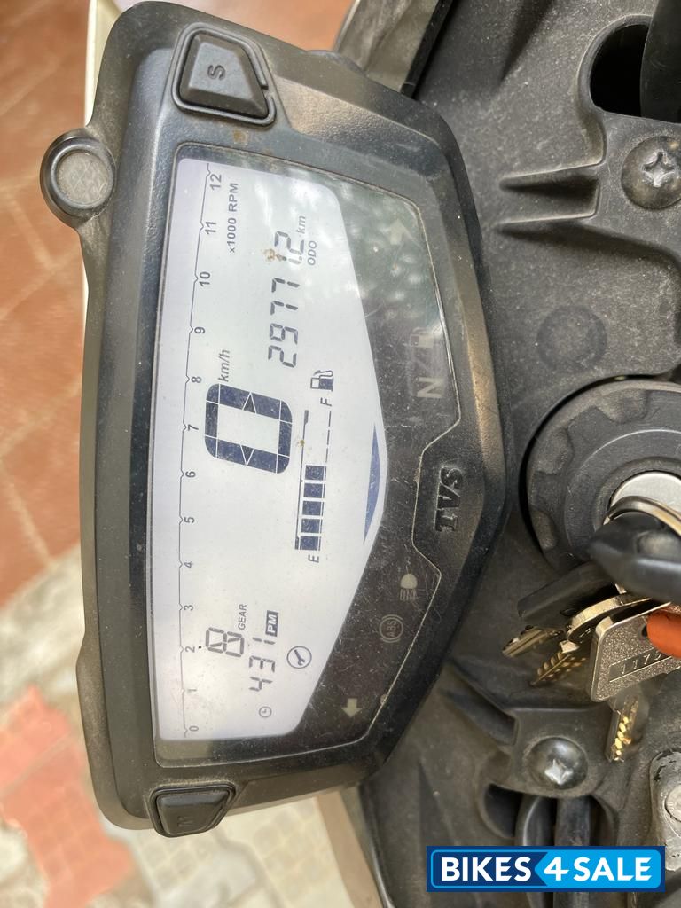 TVS Apache RTR 200 Fi 4V TVS Apache RTR 200 Fi 4V