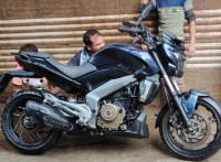 Bajaj Dominar