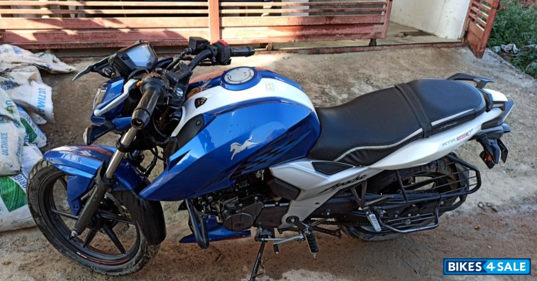 Met Blue TVS Apache RTR 160 4V Met Blue TVS Apache RTR 160 4V