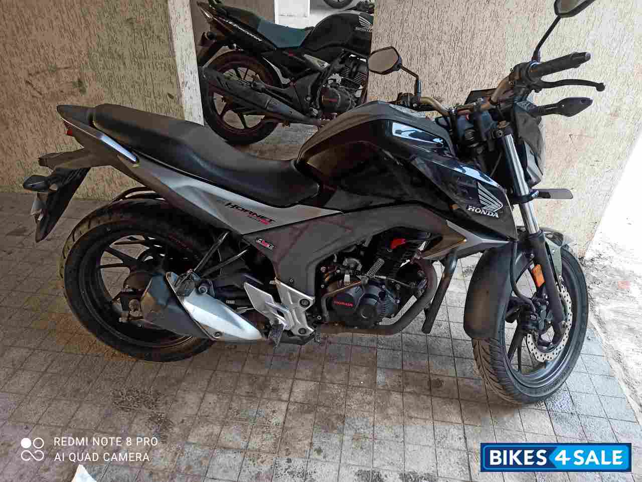Black Honda CB Hornet 160R Black Honda CB Hornet 160R