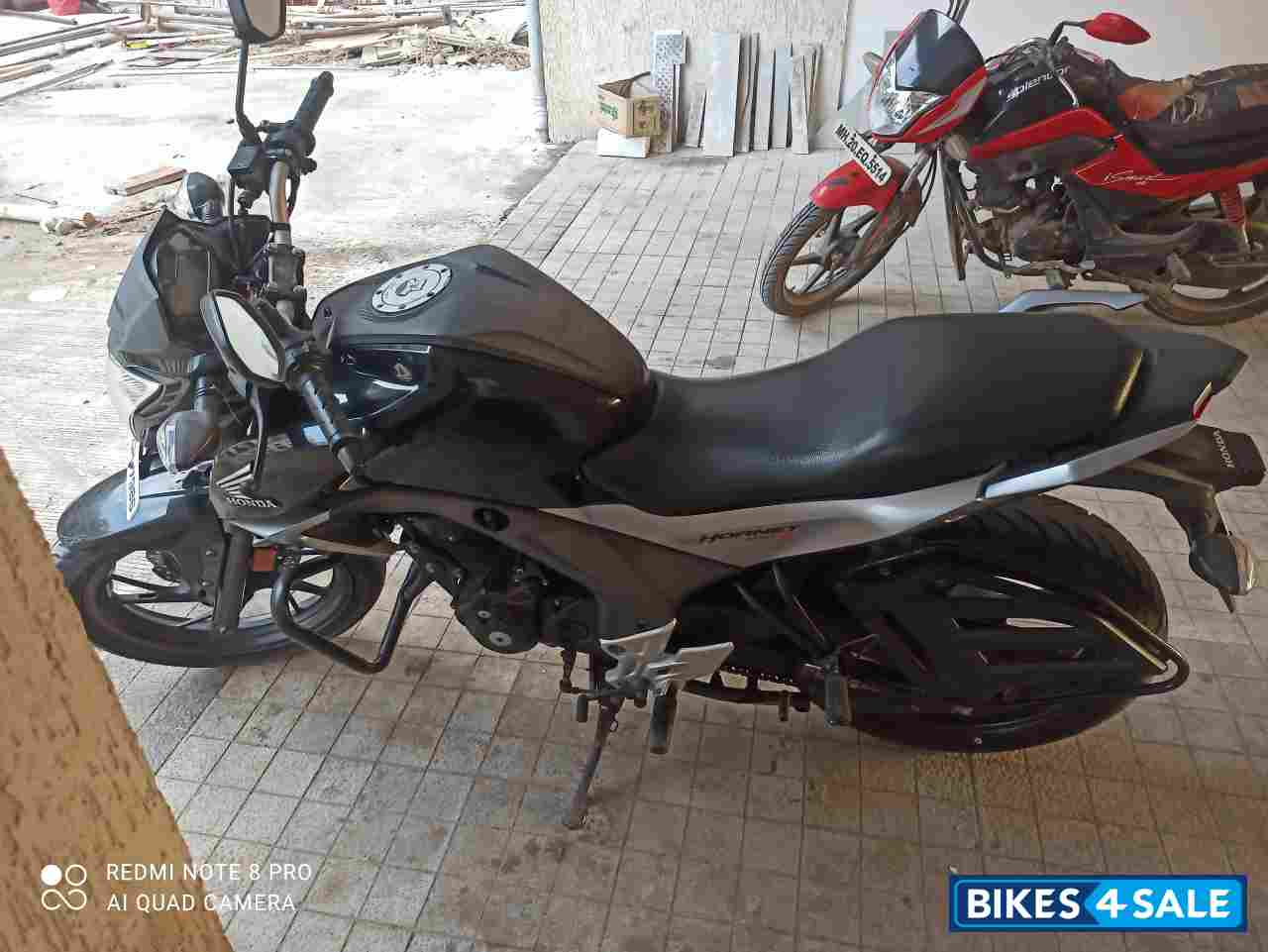Black Honda CB Hornet 160R Black Honda CB Hornet 160R