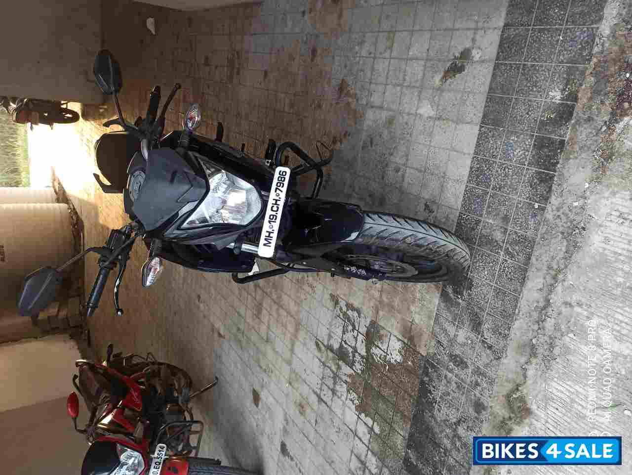 Black Honda CB Hornet 160R Black Honda CB Hornet 160R