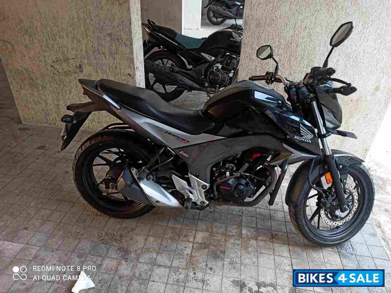 Black Honda CB Hornet 160R Black Honda CB Hornet 160R