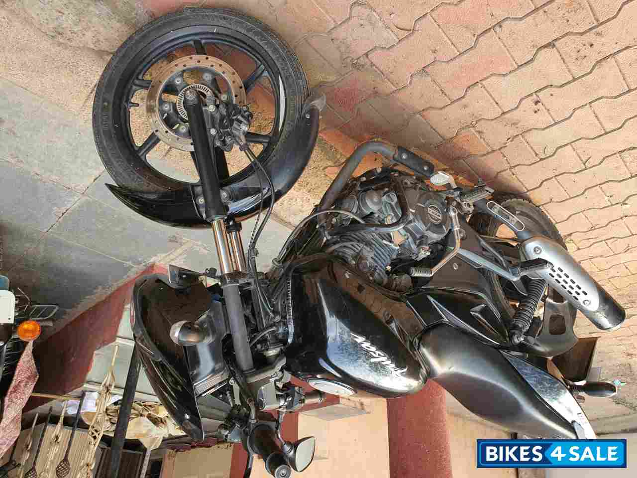 Ebony Black Bajaj Pulsar 150 DTSi