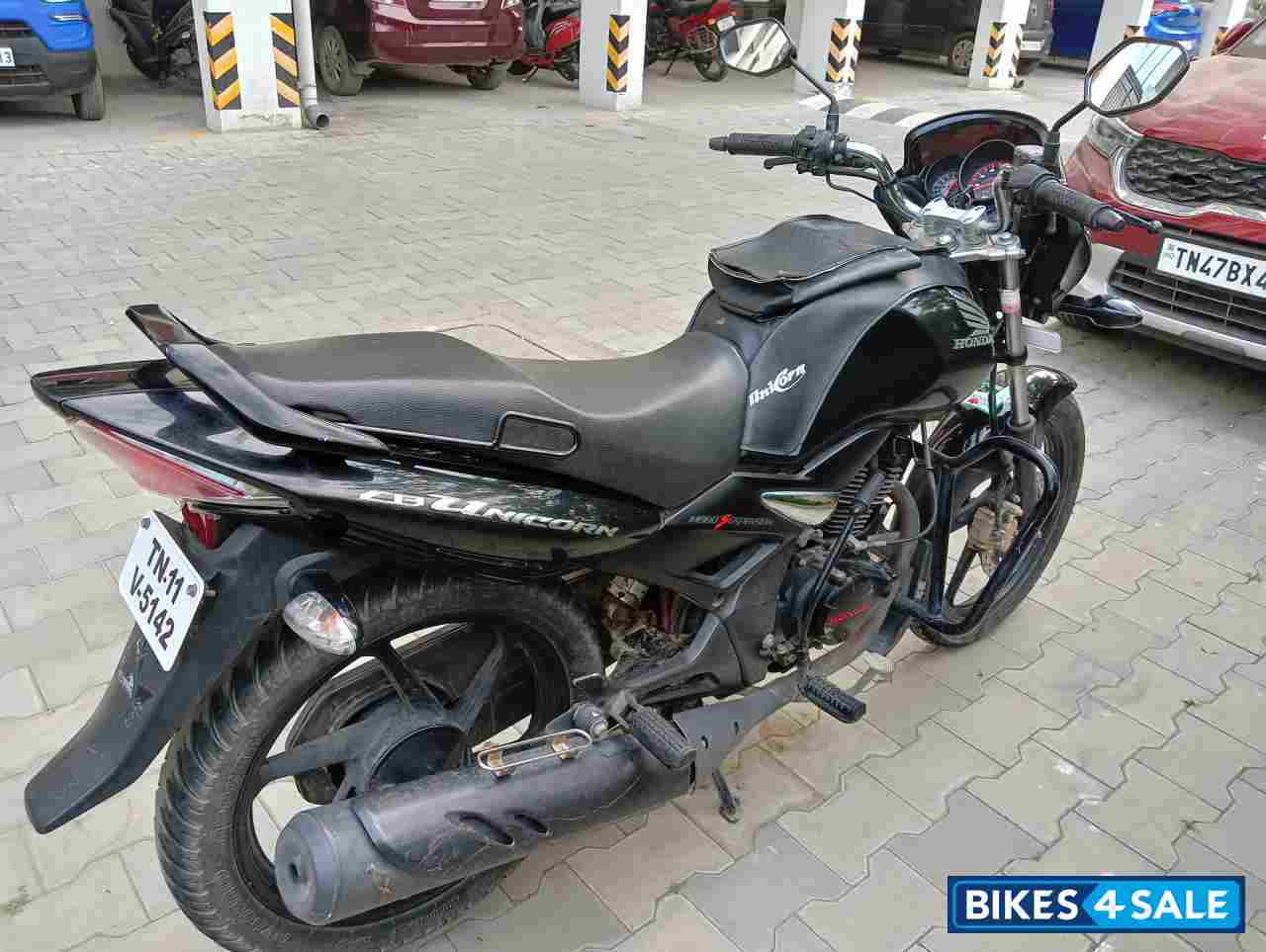 Black Honda CB Unicorn Black Honda CB Unicorn