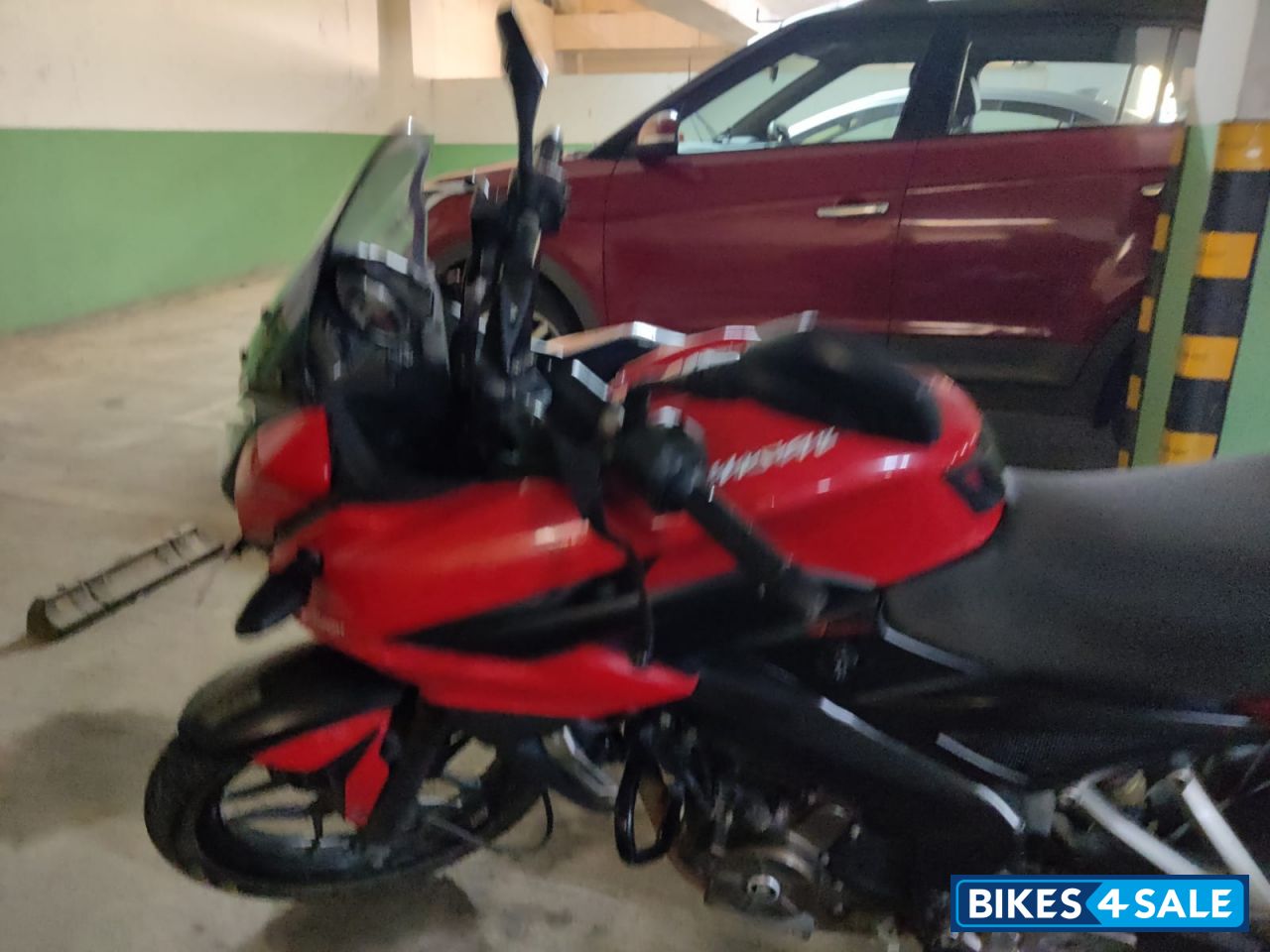 Red Bajaj Pulsar AS 200 Red Bajaj Pulsar AS 200
