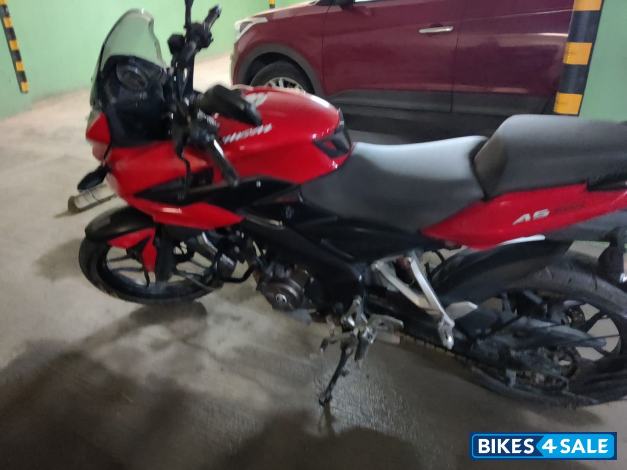Red Bajaj Pulsar AS 200 Red Bajaj Pulsar AS 200