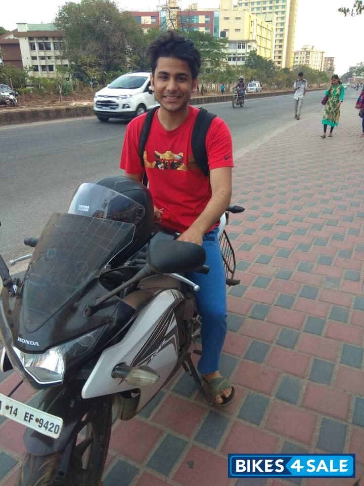 Black/white Honda CBR 150R Black/white Honda CBR 150R