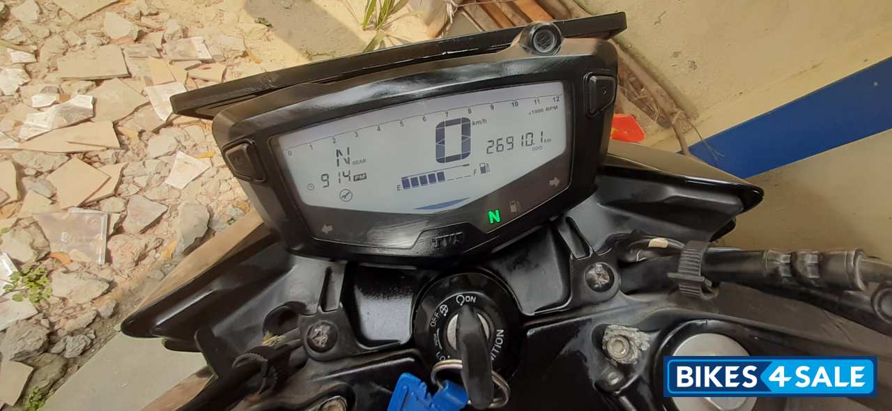 TVS Apache RTR 200 4V TVS Apache RTR 200 4V