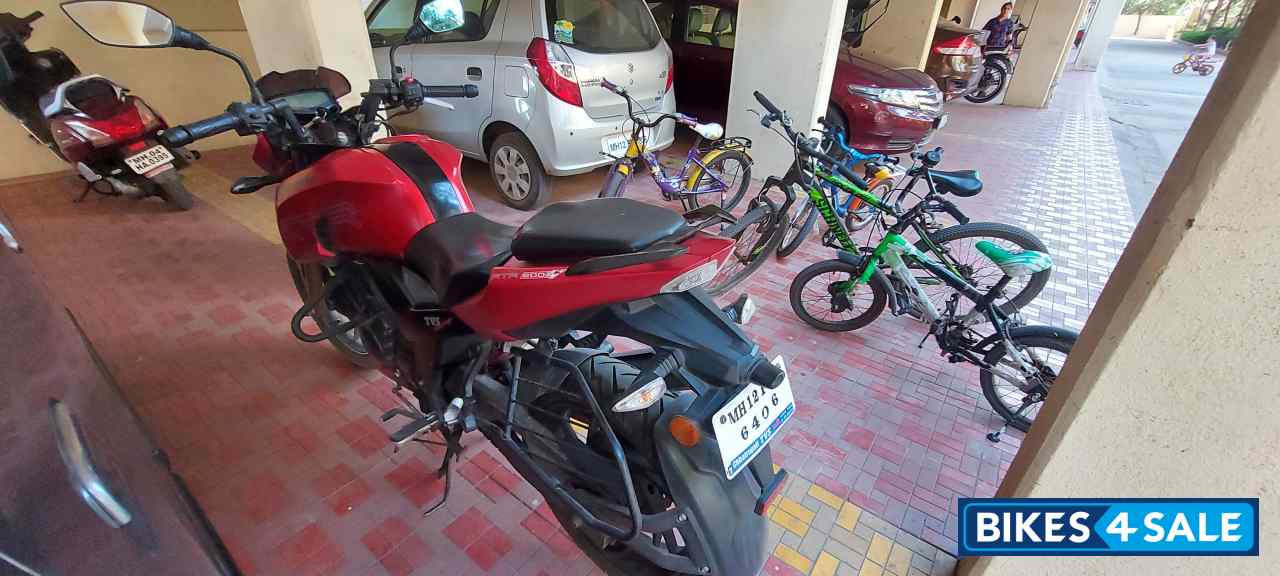 Red TVS Apache RTR 200 4V Red TVS Apache RTR 200 4V