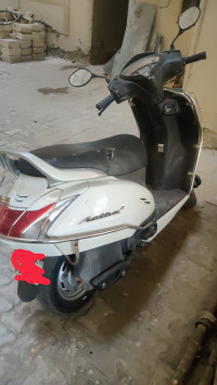 White Honda Activa 5G