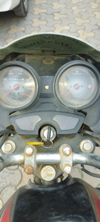 Black Bajaj Discover 100 DTS-Si