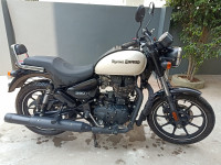 White Royal Enfield Thunderbird X 350