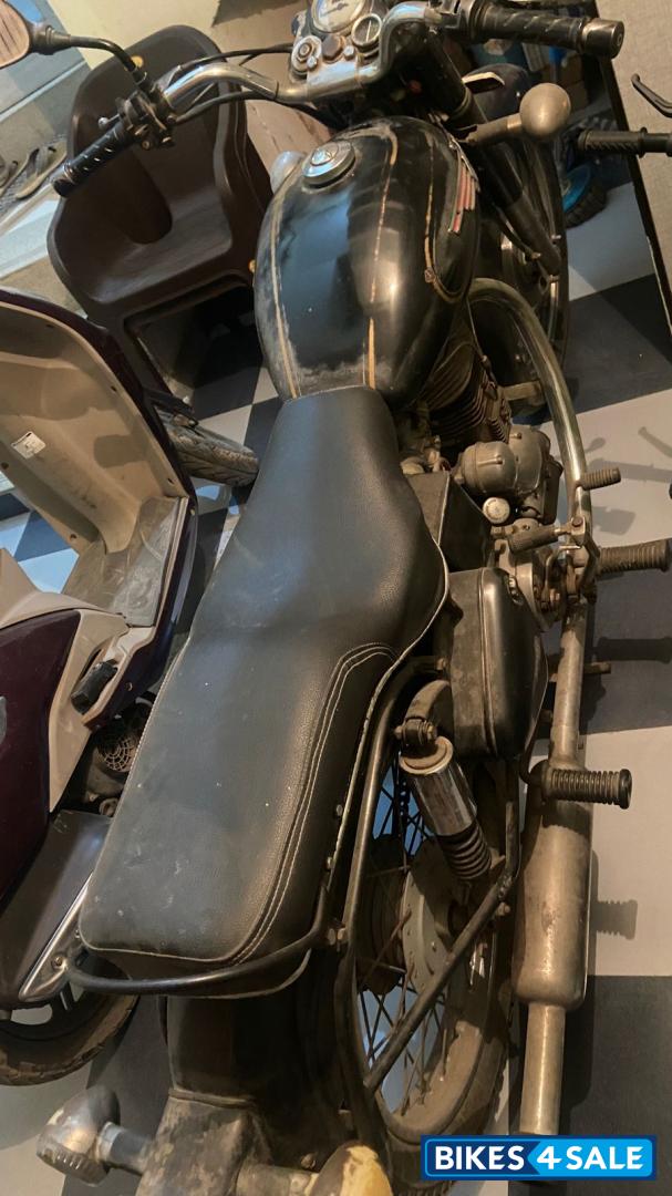 Black Royal Enfield Bullet Standard 350 Black Royal Enfield Bullet Standard 350