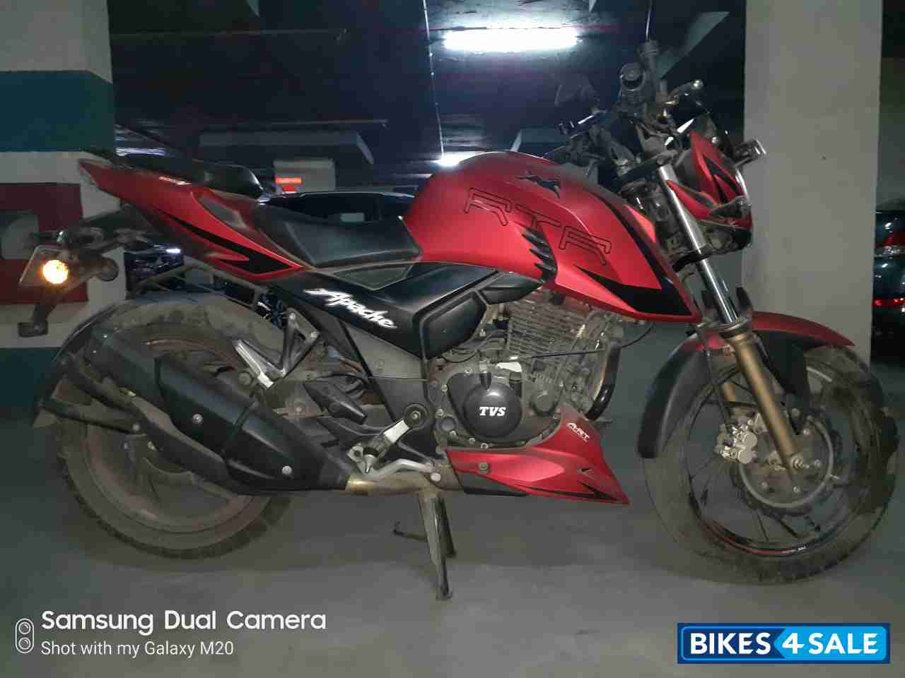 Red TVS Apache RTR 200 4V