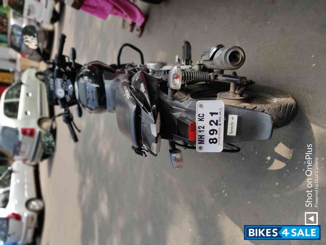 Black Bajaj Pulsar 180 Black Bajaj Pulsar 180