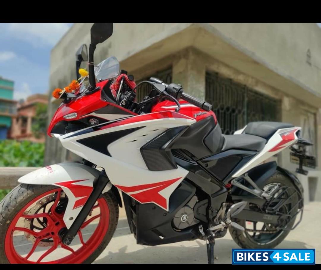 Red Recing Bajaj Pulsar RS 200 Red Recing Bajaj Pulsar RS 200