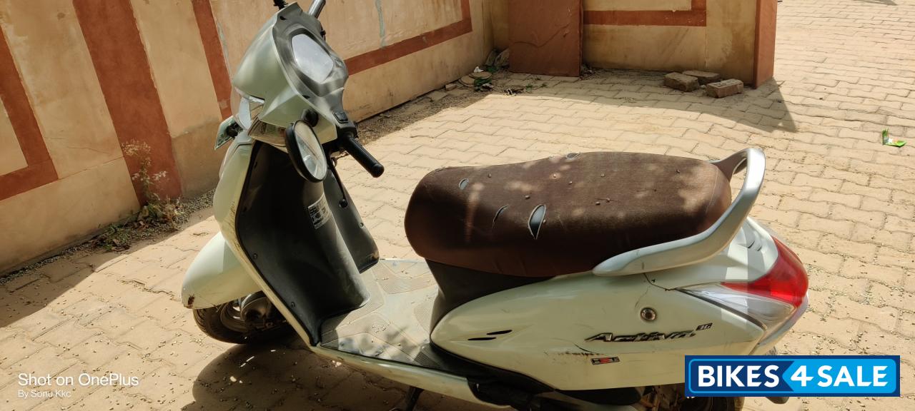 White Honda Activa 3G White Honda Activa 3G