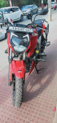 Red TVS Apache RTR 160 4V BS6