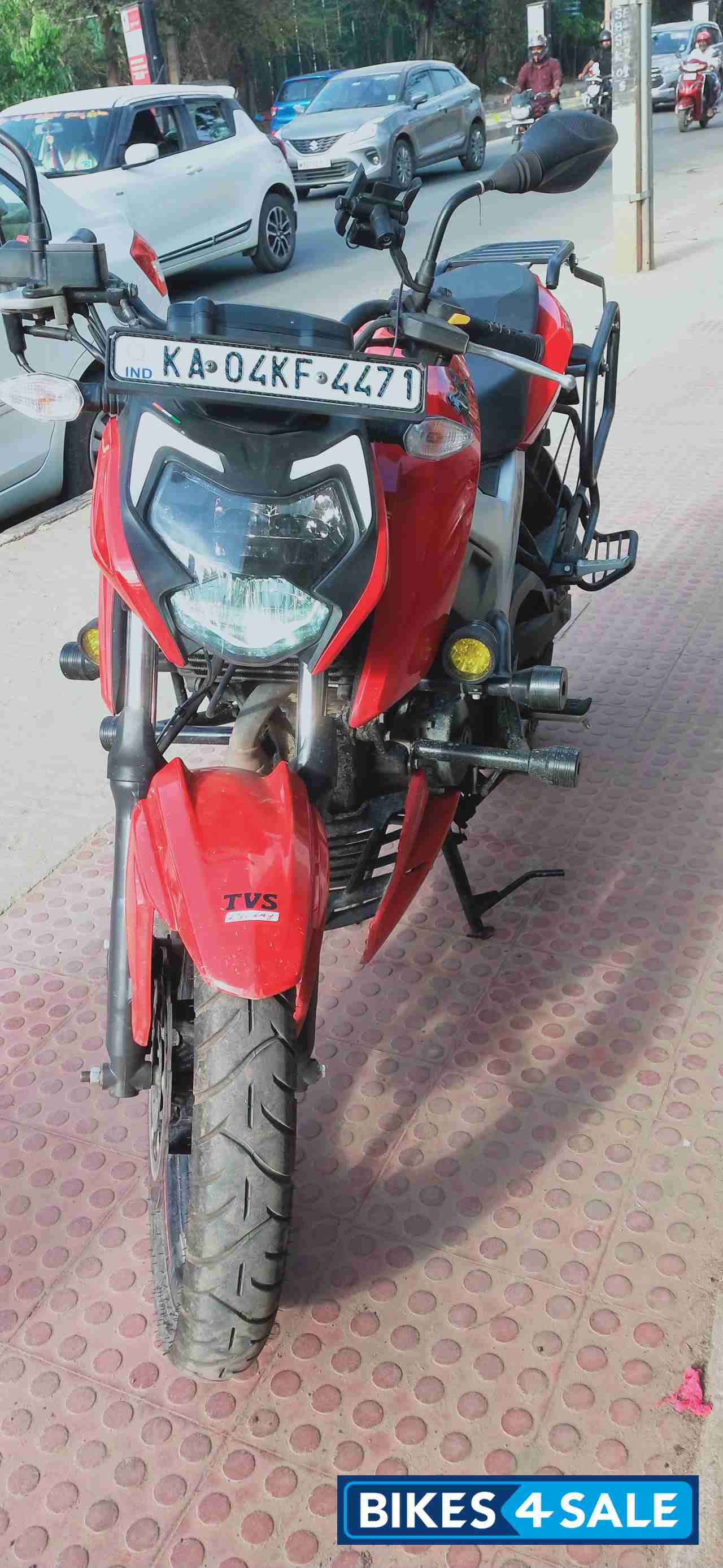 Red TVS Apache RTR 160 4V BS6