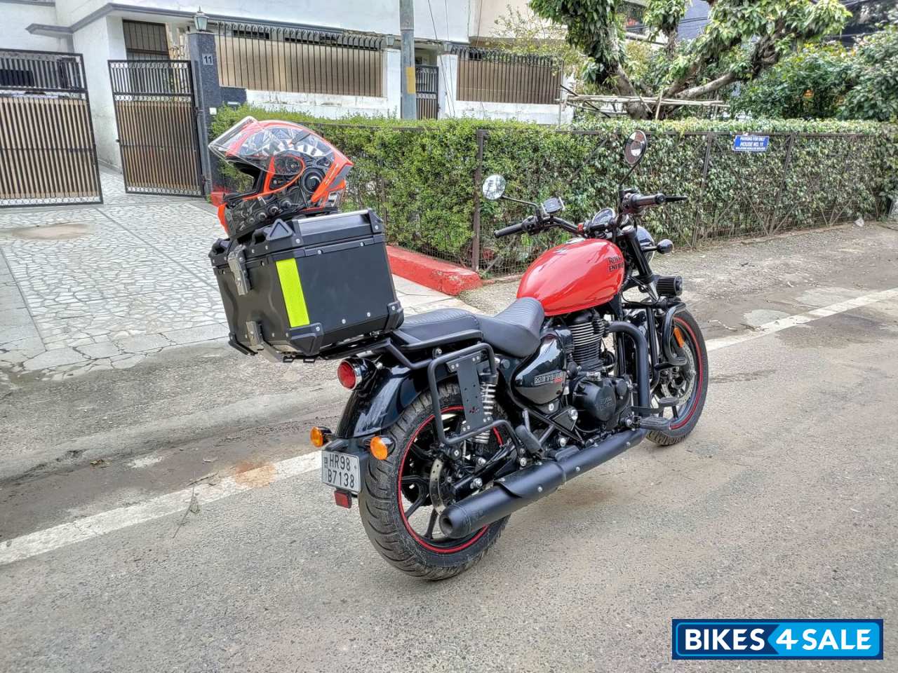 Fireball Red Royal Enfield Meteor 350 Fireball