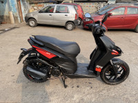 Aprilia SR 150 Carbon
