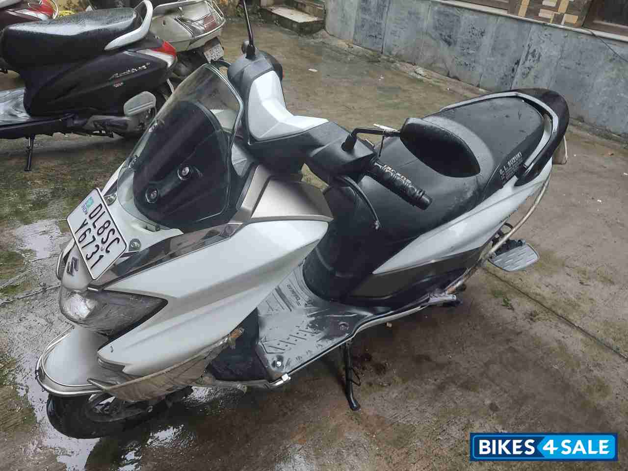 Pearl Mirage White Suzuki Burgman Street BS6