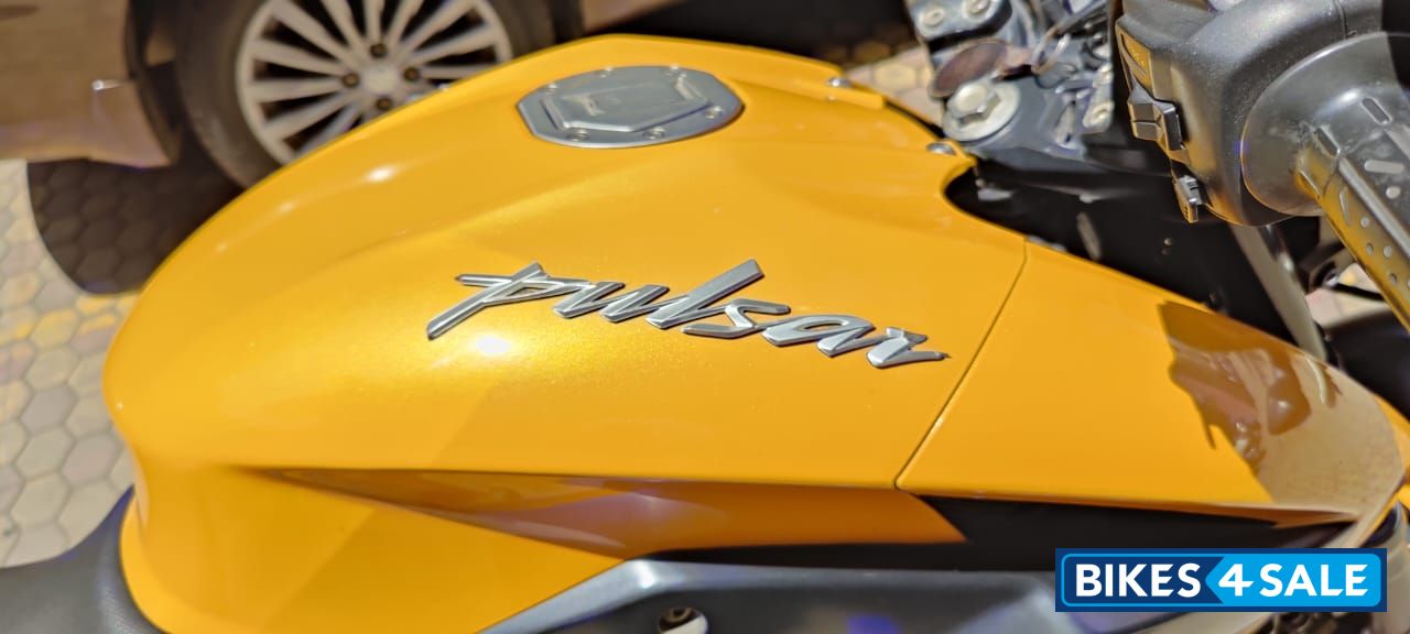 Bajaj Pulsar 200 NS Bajaj Pulsar 200 NS
