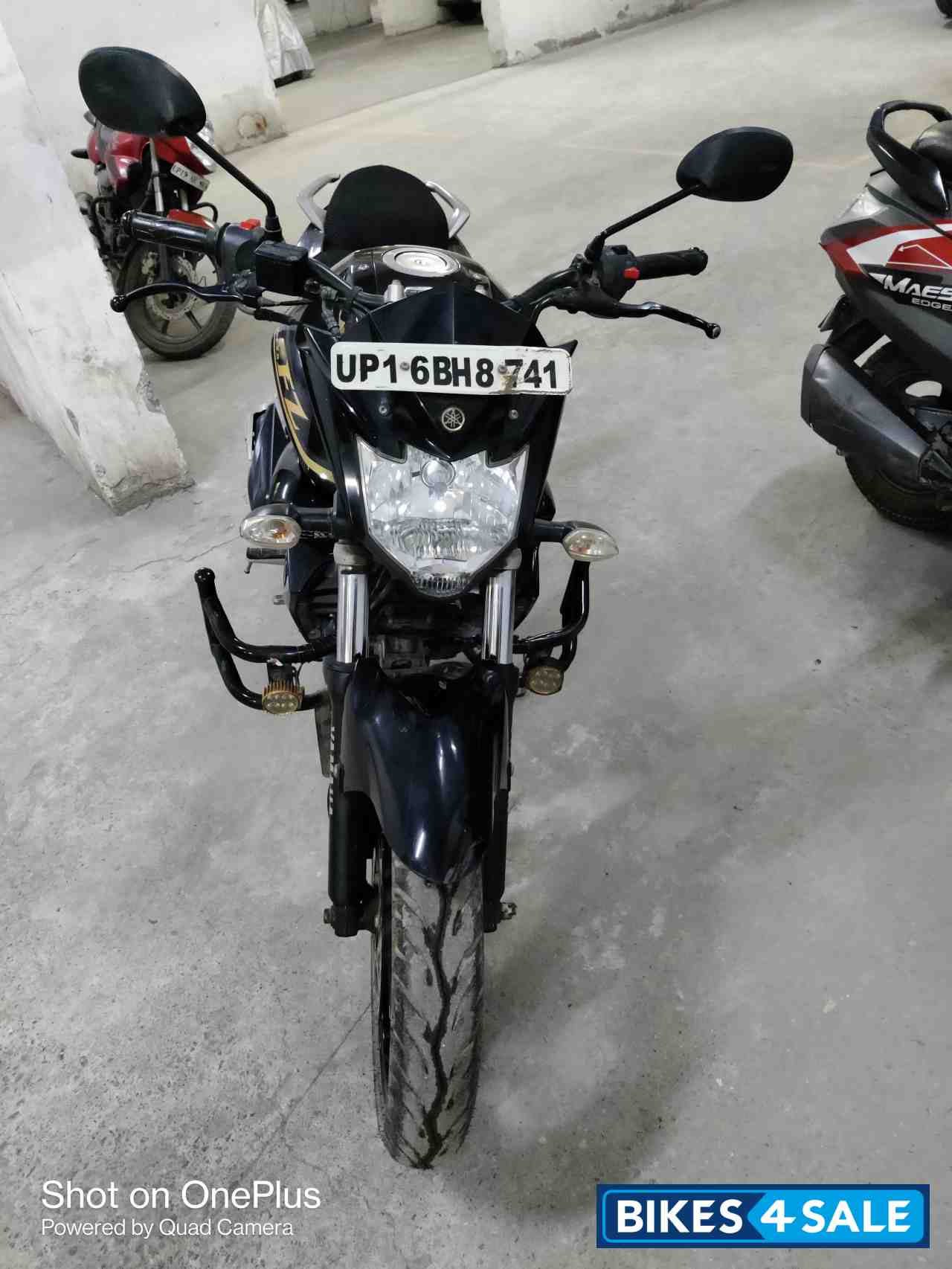 Black Yamaha FZ FI V2 Black Yamaha FZ FI V2