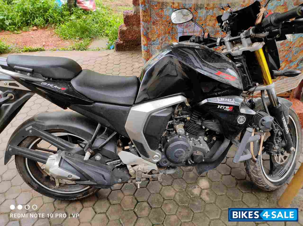 Black Yamaha FZ-S FI V2 Black Yamaha FZ-S FI V2