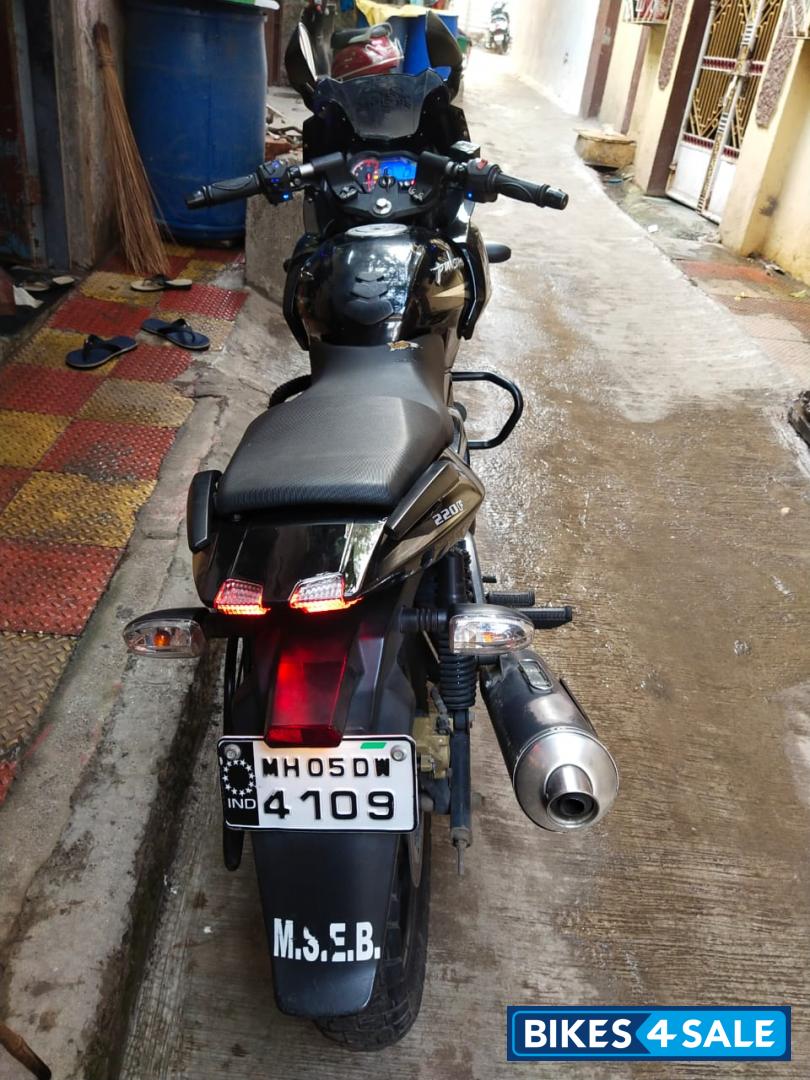 Bajaj Pulsar 220F Bajaj Pulsar 220F